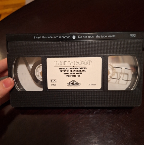 Betty Boop VHS Tape - Picture 5 of 5